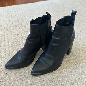 Tony Bianco ankle booties